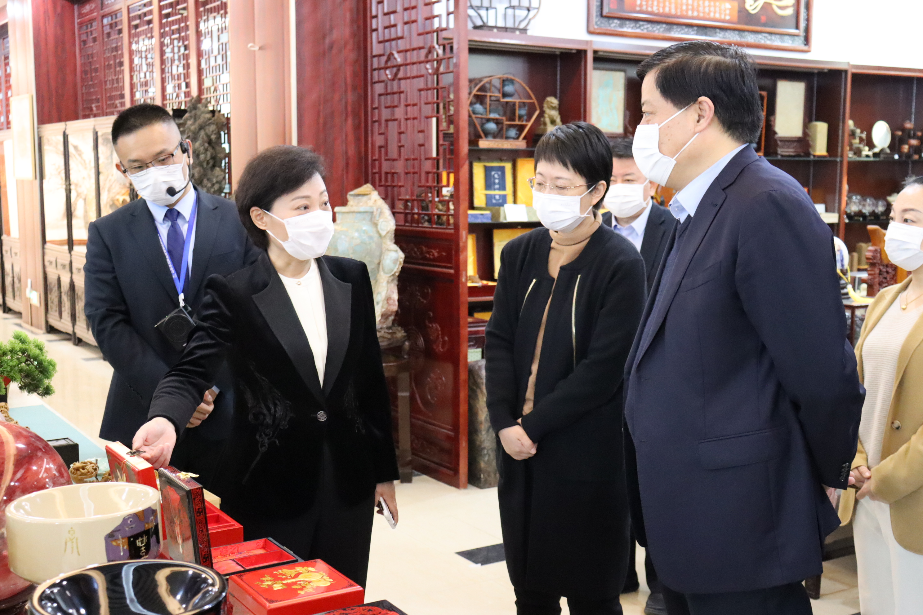 市委常委、副市長(zhǎng)董冰到濟(jì)寧孔子文化旅游集團(tuán)調(diào)研